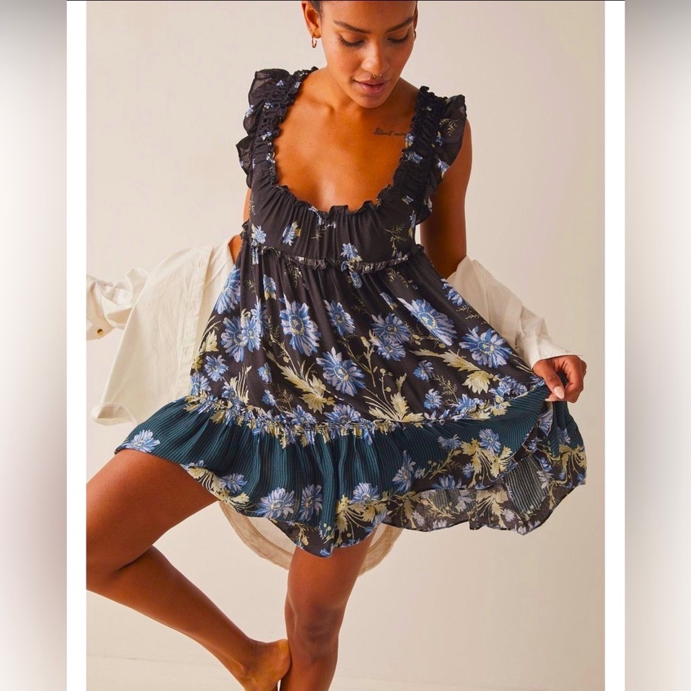 NWT Free People Bali Wild Daisy Smocked Mini Slip Dress Black Combo Size XL